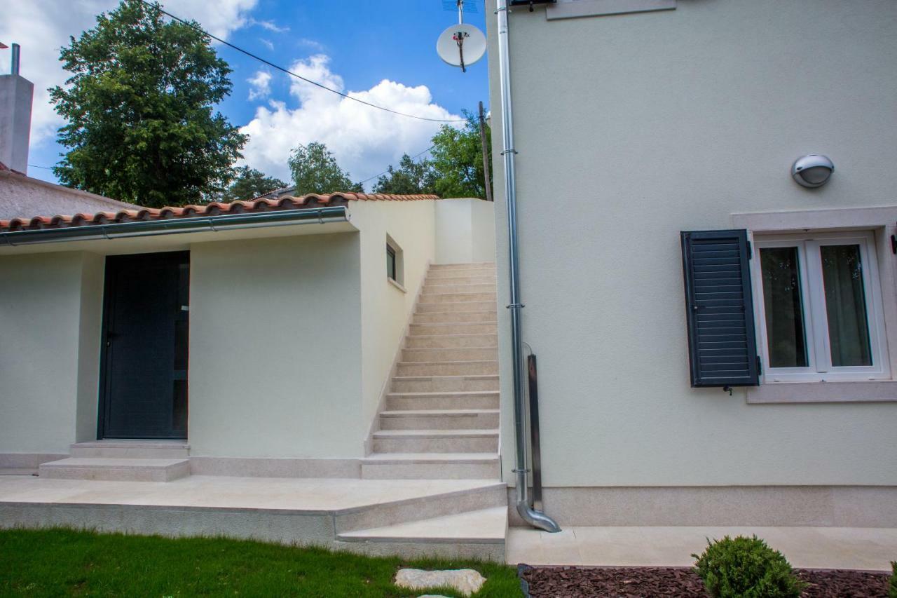 Orljak Villa *